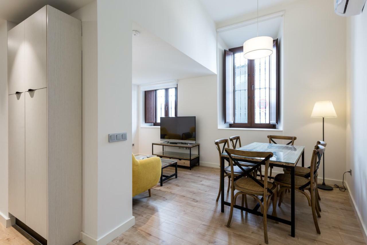 Apartamentos Lanza Sevilla Bagian luar foto