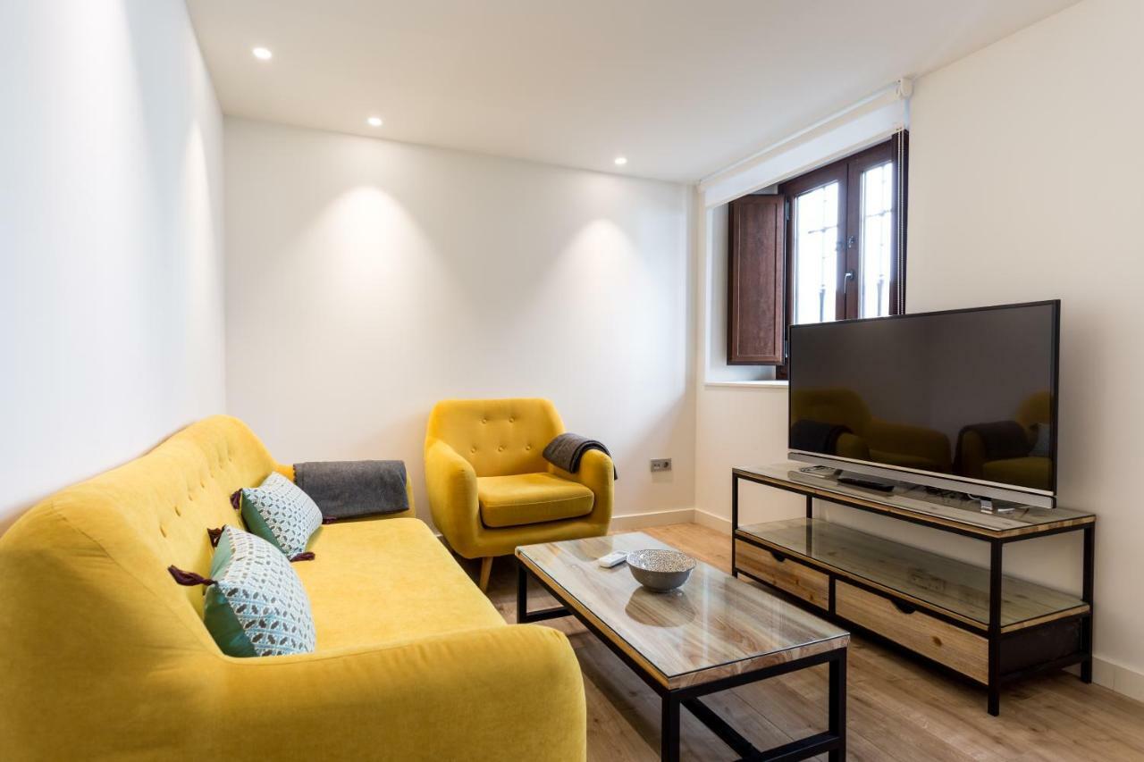 Apartamentos Lanza Sevilla Bagian luar foto