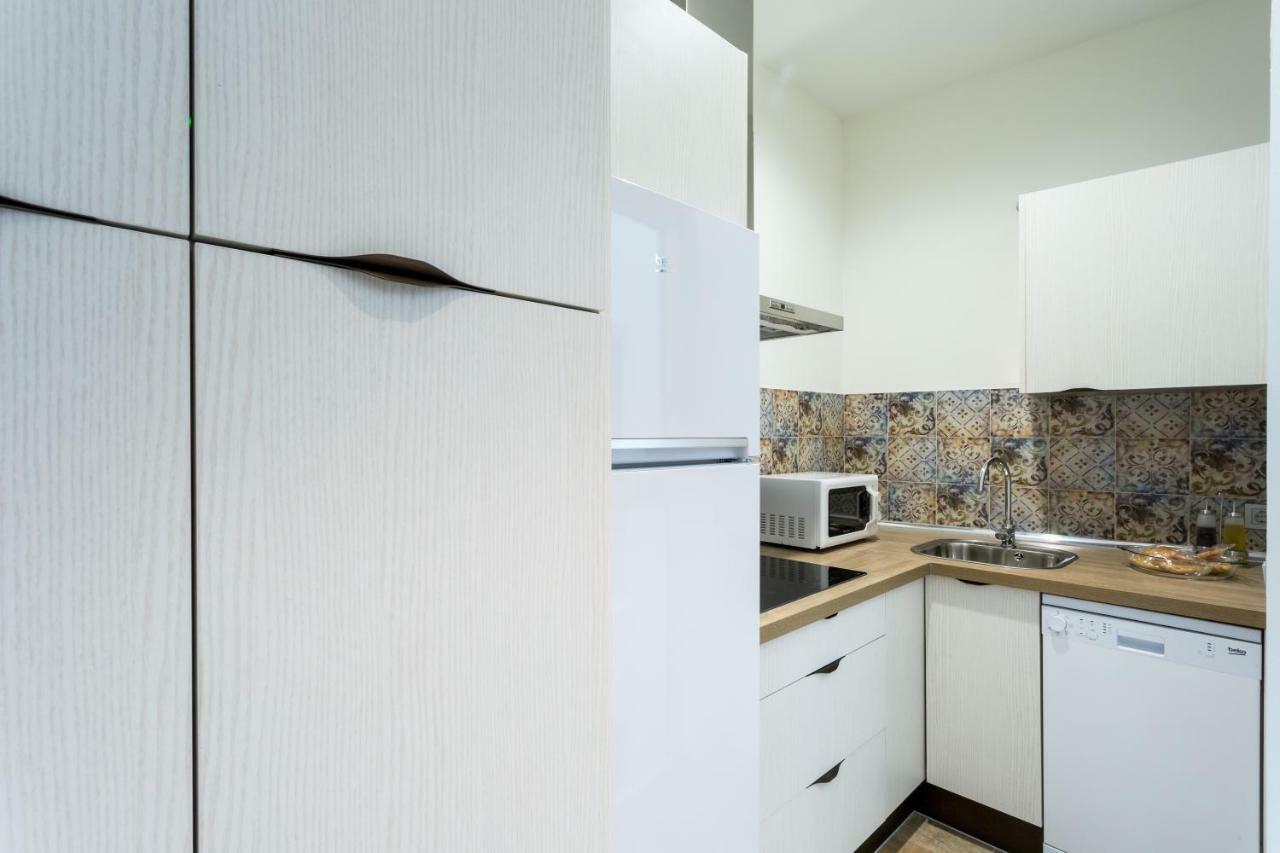 Apartamentos Lanza Sevilla Bagian luar foto